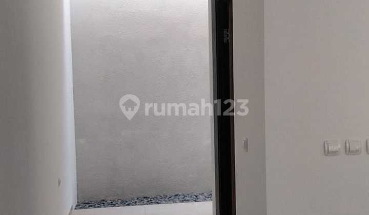 Dijual Rumah Baru Minimalis di Taman Kopo Indah Bandung