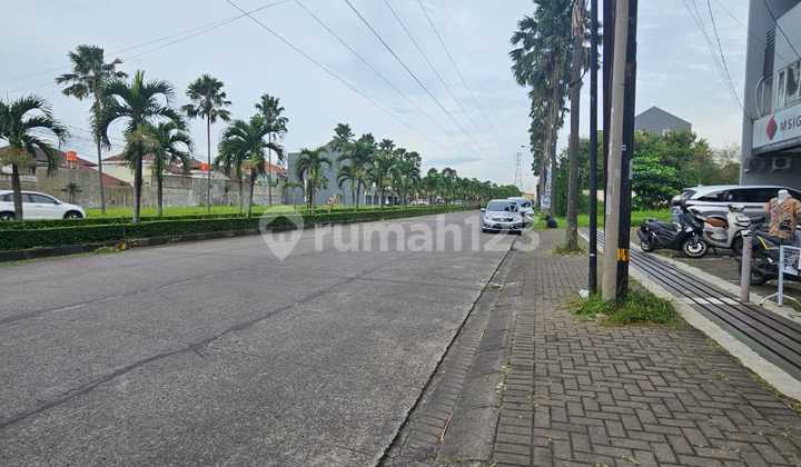 For Sale/Lease Shophouse in Batununggal Bandung, Strategic Location 2