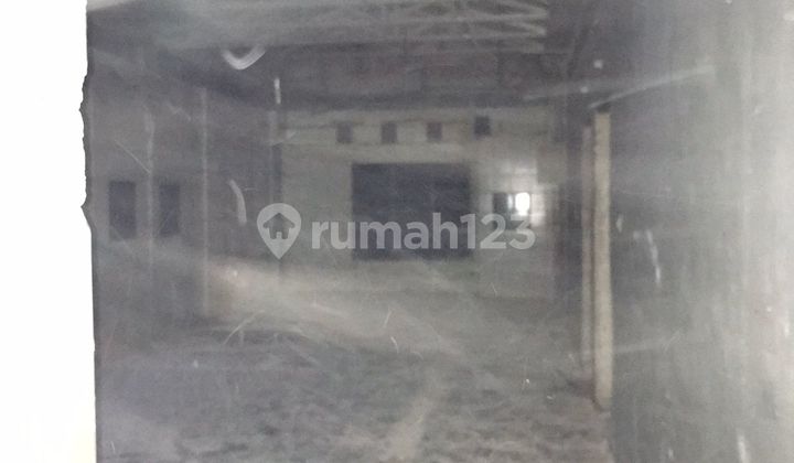 For Sale: Captain Hanafi Mainroad Shop House in Bandung, Ready to Use 2