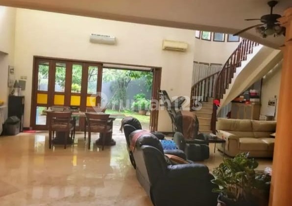 Rumah Siap Huni Halaman Luas, dan Nyaman @Menteng Raya, Bintaro.