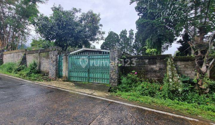 Villa Asri dengan Halaman Luas dan Lingkungan Nyaman di Cianjur 1