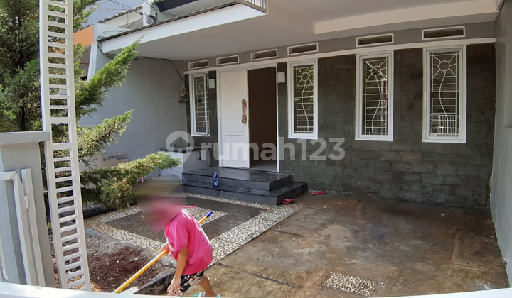 Ready-to-Occupy House with Comfortable and Green Living in Pondok Aren, South Tangerang