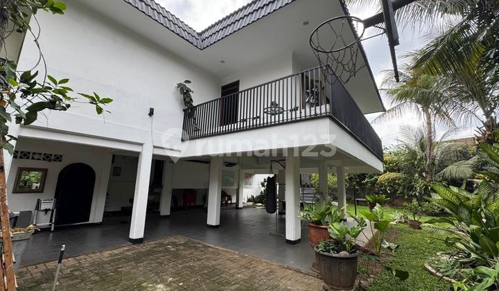 Spacious Nice House with 7+4 Bedrooms and 4+1 Bathrooms in @Veteran, South Jakarta