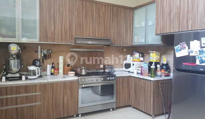 Rumah Cantik Siap Huni dengan Hunian Nyaman dan Asri @Puri Flamboyan 1