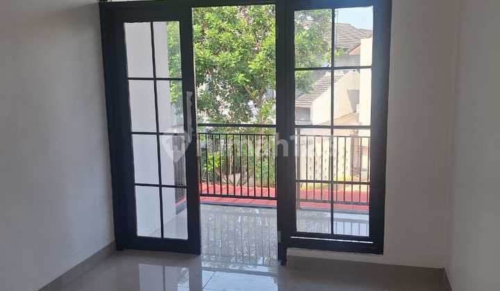 Rumah Bagus di Bintaro Jaya dengan KT 3+1 KM 2+1 Surat SHM. 1