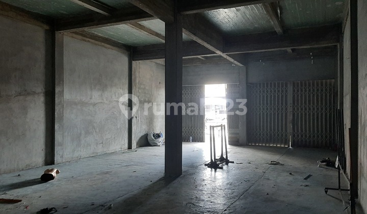 Ruko berukuran lebar, lokasi strategis di Jl. Tanjung Raya 2 4