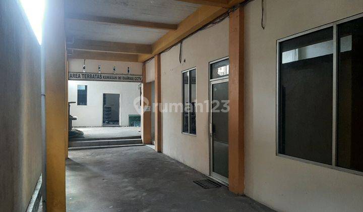 Ruko ukuran besar di sewakan di Jl. K.H.A.Dahlan 4