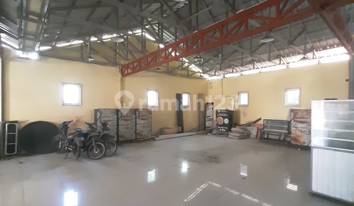 For Sale: 1-Story Commercial Building, Tabrani Ahmad Roadside 2