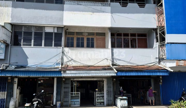 For Sale 1 Unit of Shop House on the Side of Jl. Gajahmada - Pontianak 2
