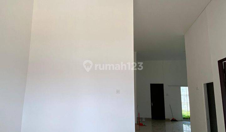 Dijual Rumah Tinggal Di Jl. P.h.husein 2 Komp. Gracia Village  2