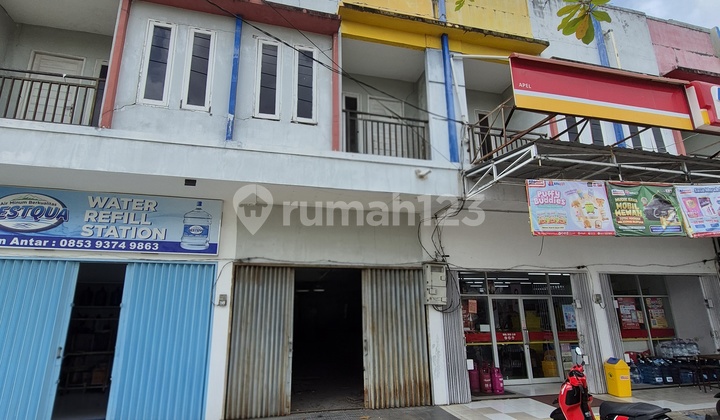 For Sale New 2.5-Story Shop House on the Side of Apel Street - Pontianak 2