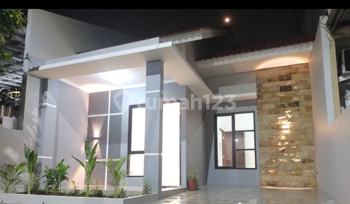 Rumah di Cluster Melati Loka Graha Raya Bintaro SHM, Hadap Tenggara, 3 Kamar Tidur