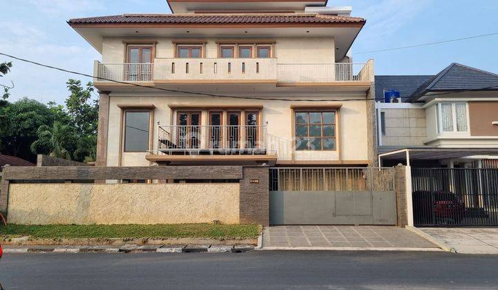 Rumah 4 Lantai Hoek Bagus Semi Furnished SHM di Taman Villa Meruya, Jakarta Barat 1