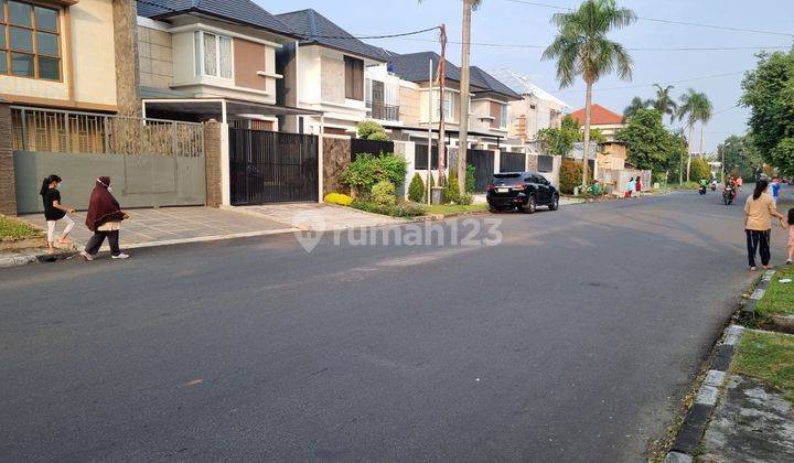 Rumah 4 Lantai Hoek Bagus Semi Furnished SHM di Taman Villa Meruya, Jakarta Barat 2