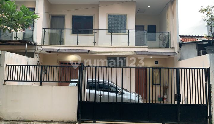 Rumah Rapih Taman Aries, Jakarta Barat Luas 120M2 Limited Edition