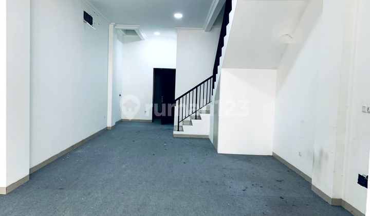 4-Story Shop House for Rent in Green Lake City, Highly Strategic Road-Facing Location 2