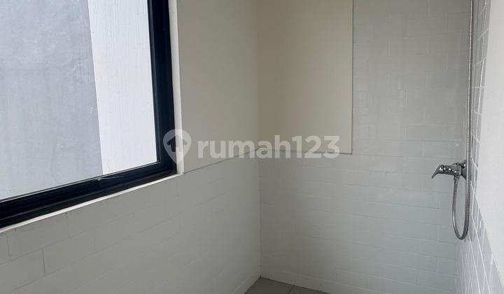 Rumah Hoek 2 Lantai SHM di Cendana Marq Easth Lippo Karawaci Hadap Utara 2