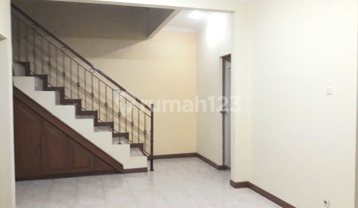 Rumah 2 Lantai, SHM, di Sektor 9-Bintaro Cluster Kasuari