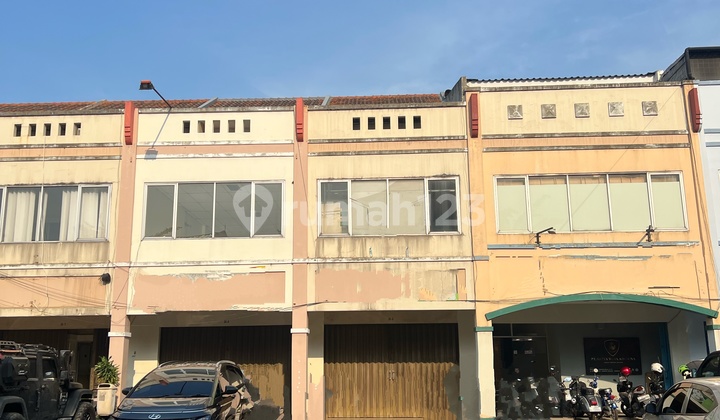 Ruko, 2 Lantai, SHM, Bebas Banjir, Lokasi Strategis Dekat Pintu Tol Green Lake Metland Puri 11 Ruko, 2 Lantai, SHM, Bebas Banjir, Lokasi Strategis Dekat Pintu Tol Green Lake Metland Puri 11