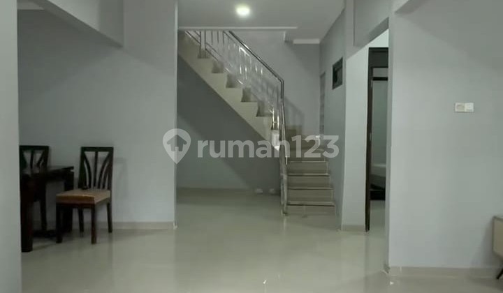 Siap Huni Rumah 2 Lantai Mahagoni Park Bintaro Jaya Bagus Terawat SHM Hadap Utara