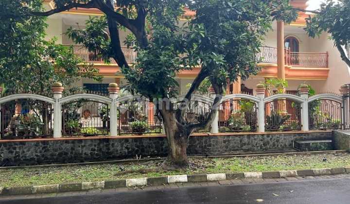 Rumah Mewah Bagus Bangunan Berkualitas di Cluster Giriloka BSD, SHM