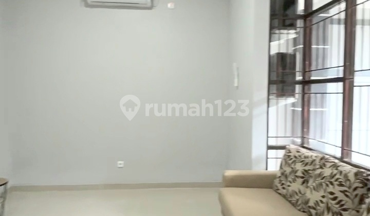 Rent a 2-Story House Ready to Live In Semi-Furnished at Mahagoni Park 2