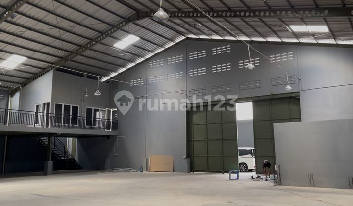 Ready-to-Use 2-Story Warehouse in Cipondoh with 40Ft Container Access, No Flooding Issues.