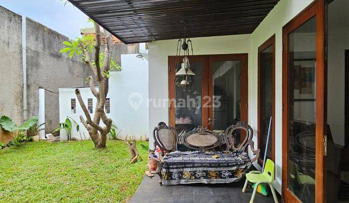 Rumah 2 Lantai Full Renov Furnished di Kebon Jeruk, Jakarta Barat 2