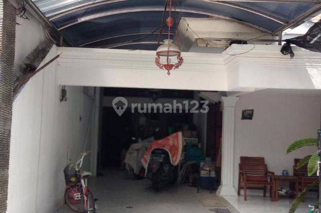 Rumah 2 Lantai Semi Furnished Di Sawahan Surabaya  2