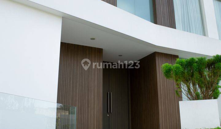 Rumah Cantik Dan Bagus 2 Lantai Ada Private Pool Golf Terrace 2