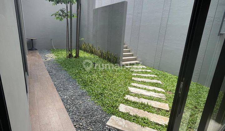 Rumah 2 Lantai Dengan Private Pool di Cluster Lyndon Navapark 2