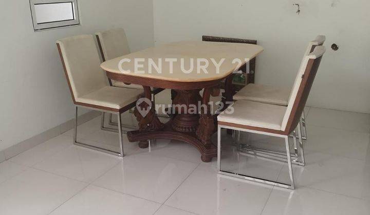 DIJUAL RUMAH SEMI FURNISHED PINGGIR JALAN RAYA DI DELTAMAS 2