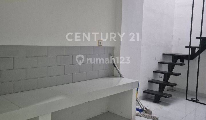  Rumah Di Taman Lembah Hijau Lippo Cikarang , Lokasi Strategis  2