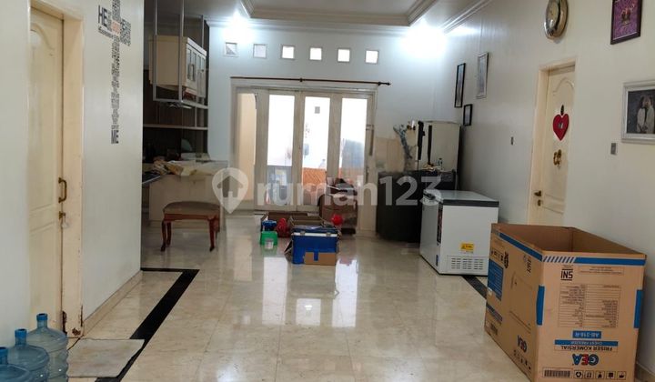 Ready to Occupy 6-Bedroom Semi-Furnished Strategic Galaxy Bekasi