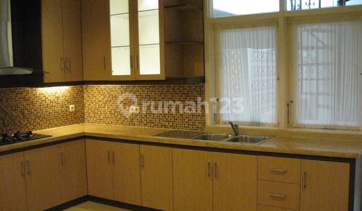 Rumah Unik 4 Kamar Suasana Tenang Ampera Kemang  2