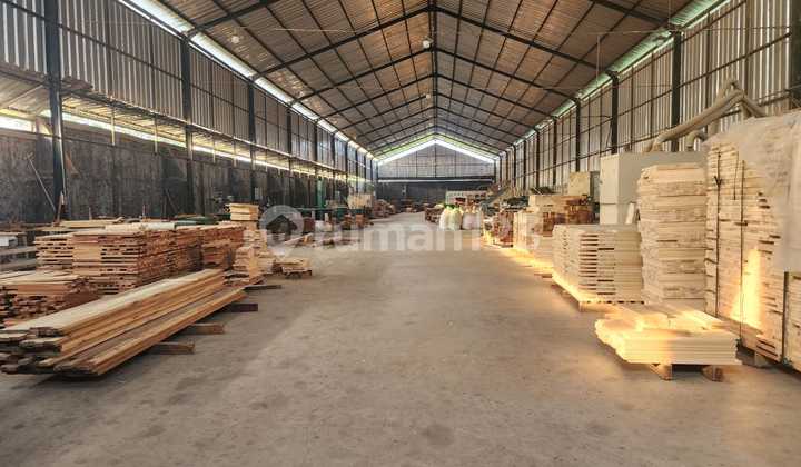 Wood Factory Still Operating Strategic Location Cirebon