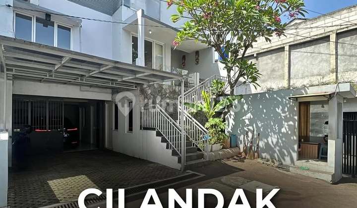 Rumah Dalam Townhouse Bagus di Cilandak Rumah Dalam Townhouse Bagus di Cilandak