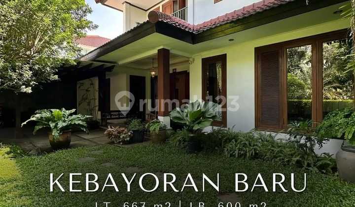 Kebayoran Baru Prime Area Well-Maintained House Ready to Occupy Wide Street Row