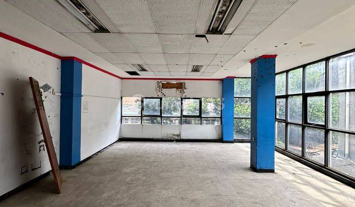 Jarang Ada Lokasi Strategis : Gedung KANTOR 3 lANTAI