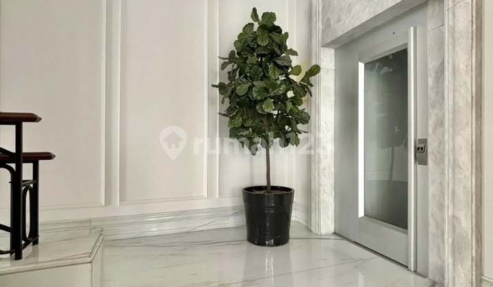 Rumah Mega Kuningan Luxurious Modern Classic Semi Furnished 2