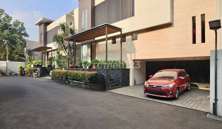 Rumah dalam townhouse,fully furnished di Cipete 2