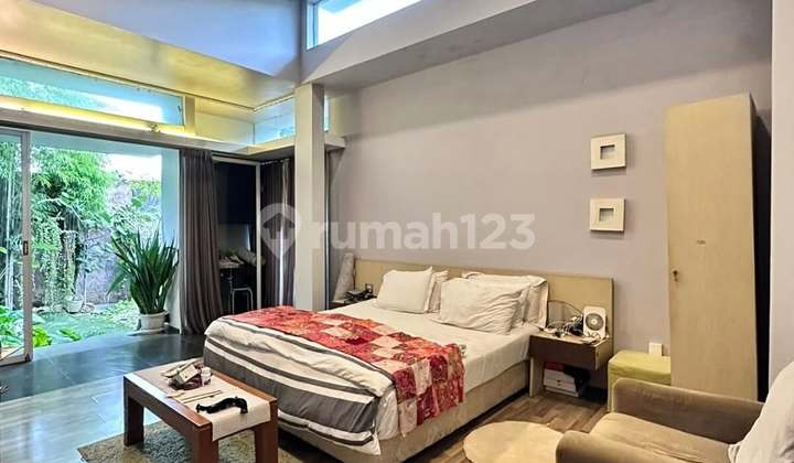  CILANDAK MODERN TROPICAL HOUSE SIAP HUNI, POSISI HOEK 2