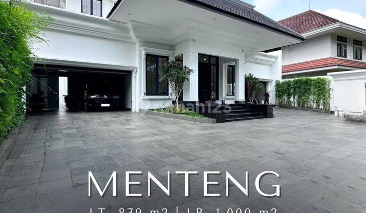 Menteng Luxurious Brand New House Halaman Luas, Semi Furnished 1