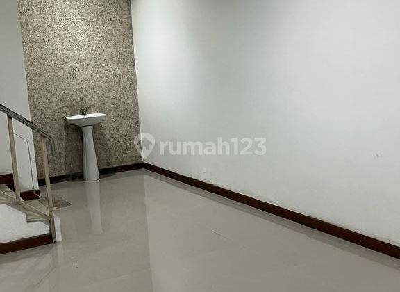 Dijual Ruko Gandeng di Tiang Bendera 3,5 Lantai,bagus, Siap Huni  3