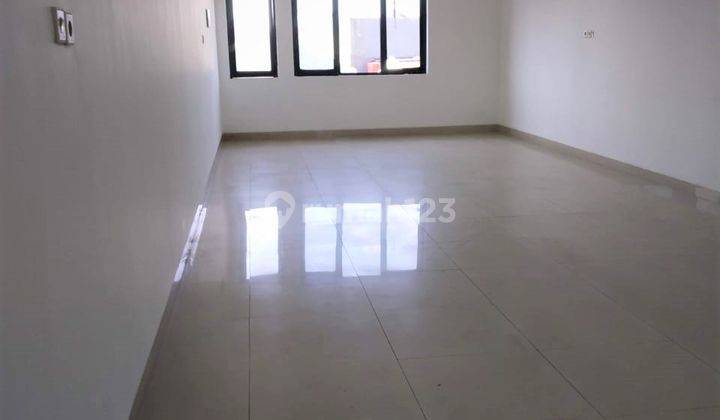 Dijual disewa 5 Unit Ruko Gandeng di Tomang Utara, 3 Lantai, Parkir Luas Dan Strategis 2