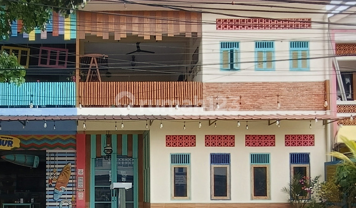 Dijual Ruko/Ruang Usaha Lokasi Komersial Popular di Depok Cocok untuk Usaha. Jalan Ramai, Banyak Perumahan & Dekat Pintu Tol. Properti di Area Ini Terbatas, Banyak Peminat. Tanah Baru, Beji, Depok. 2 Lantai.