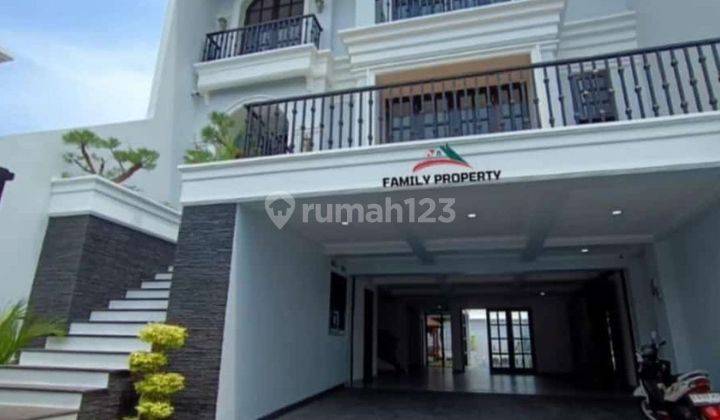 Rumah Classic Mewah 3 Lantai Strategis Selangkah Ke Pesanggrahan 1