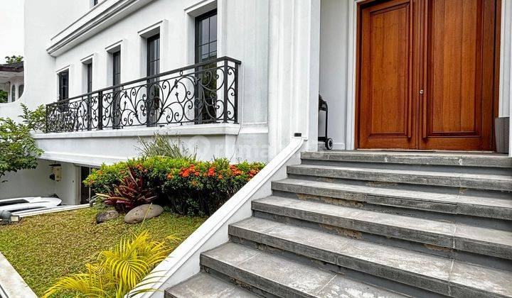 Rumah Area Senopati,kebayoran Baru Design American Classic Mewah  1