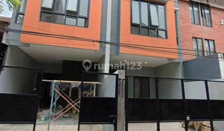 Rumah Minimalis 3 Lantai + Rooftop Termurah Di Area Pondok Indah 2