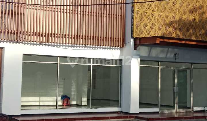 For Rent: Strategic House on Raya Gubeng, Central Surabaya, 869m2, Suitable for Business. For Rent: Strategic House on Raya Gubeng, Central Surabaya, 869m2, Suitable for Business.